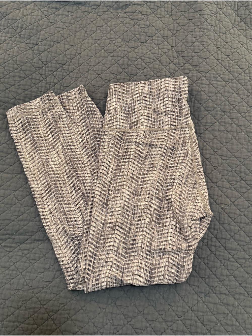 lululemon athletica Gray and White Chevron-Style High-Rise Leggings